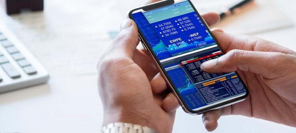 Empowering Investors: How Top trading app India in India Democratizes the Market?
